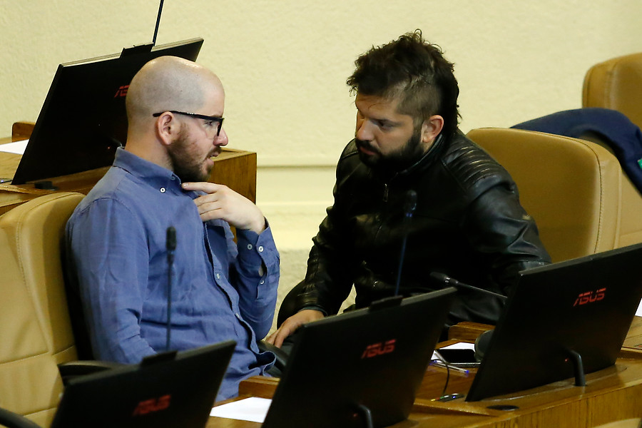 46ca6253-giorgio-jackson-y-gabriel-boric-aton..jpg