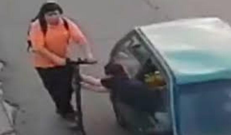 Detienen a delincuentes que robaron scooter y bicicleta en movimiento en Conchalí: PDI allanó nueve domicilios