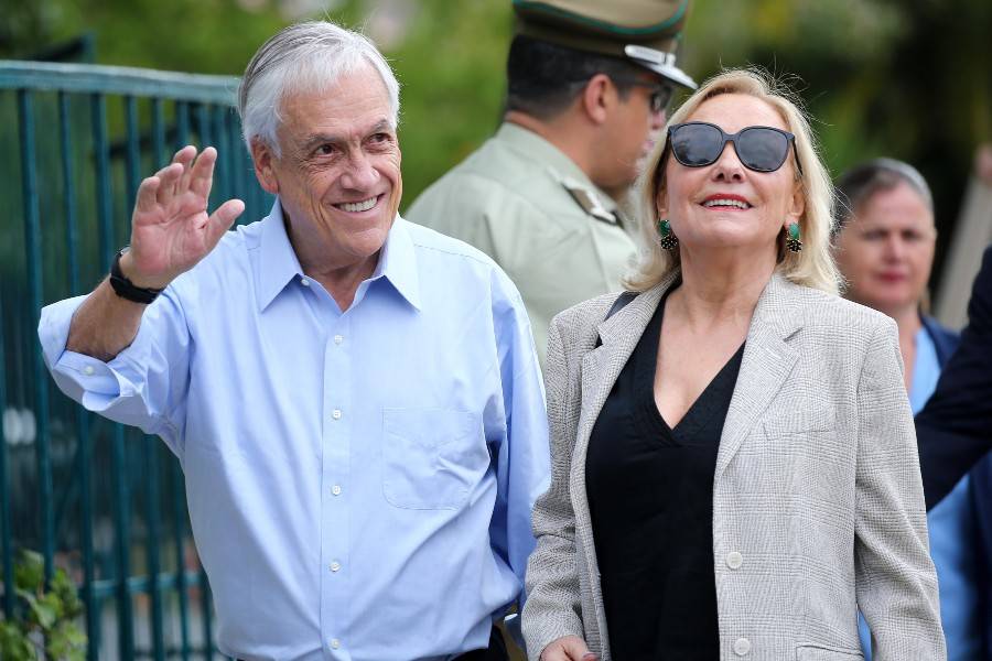 Piñera sufragó en Las Condes y llamó a votar “Hay que sacar a Chile