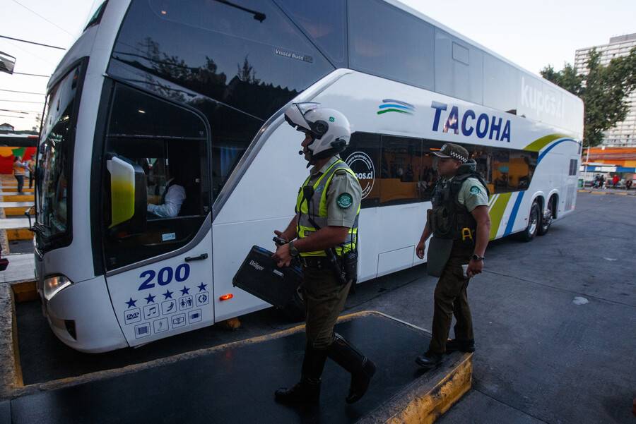 Dirección del Trabajo fiscalizará 217 buses interurbanos por aumento de viajes durante el fin de semana largo