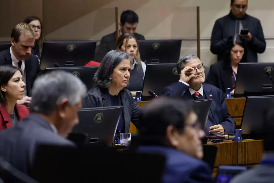 Ministra de Salud anuncia expansión del Hospital Carlos Van 