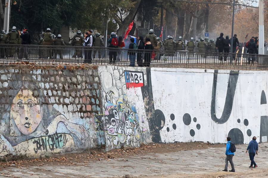 Movilización de la Confech: Incidentes aislados y estaciones del Metro cerradas