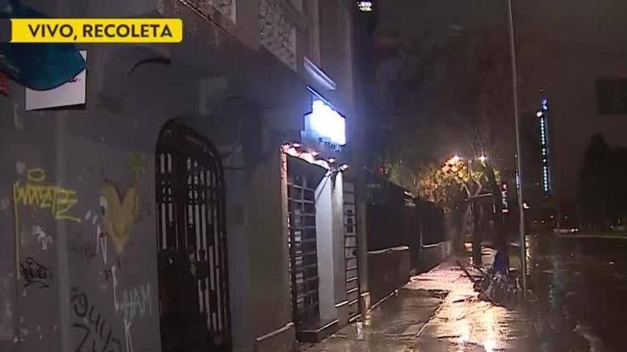 Indagan balacera en discoteque de Recoleta: atacantes habrían portado chalecos antibalas