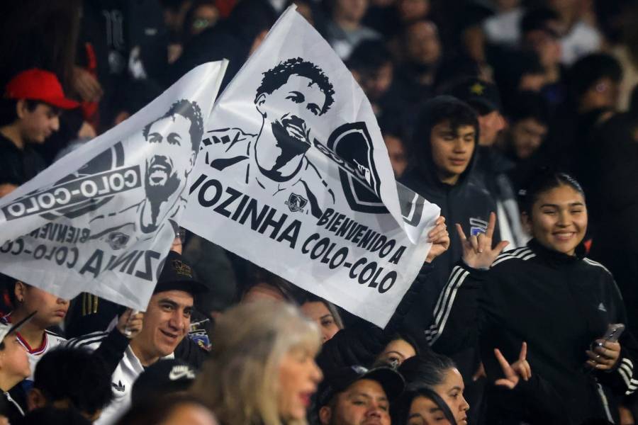 Vozinha es presentado en el Estadio Monumental