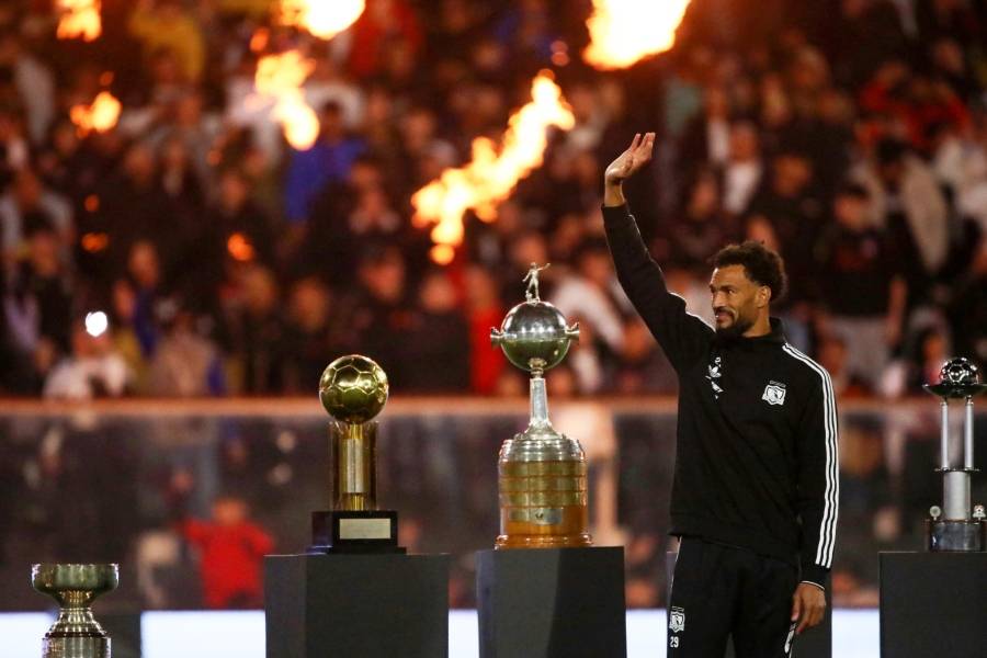 Vozinha es presentado en el Estadio Monumental