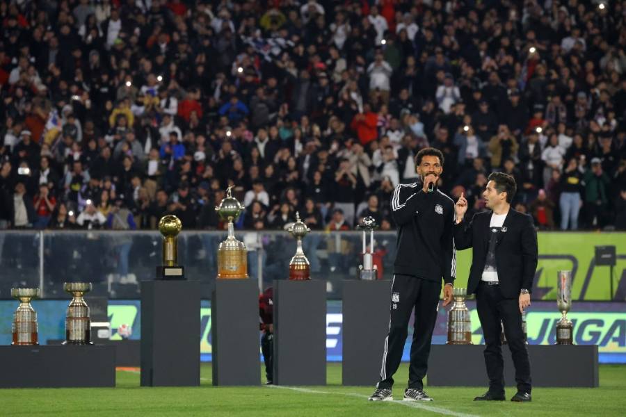 Vozinha es presentado en el Estadio Monumental