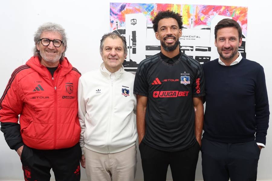 Vozinha firmó su contrato con Colo Colo